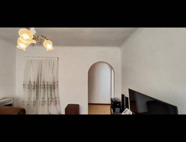 3 BEDROOM HOUSE FOR SALE IN BIRCHLEIGH NORTH